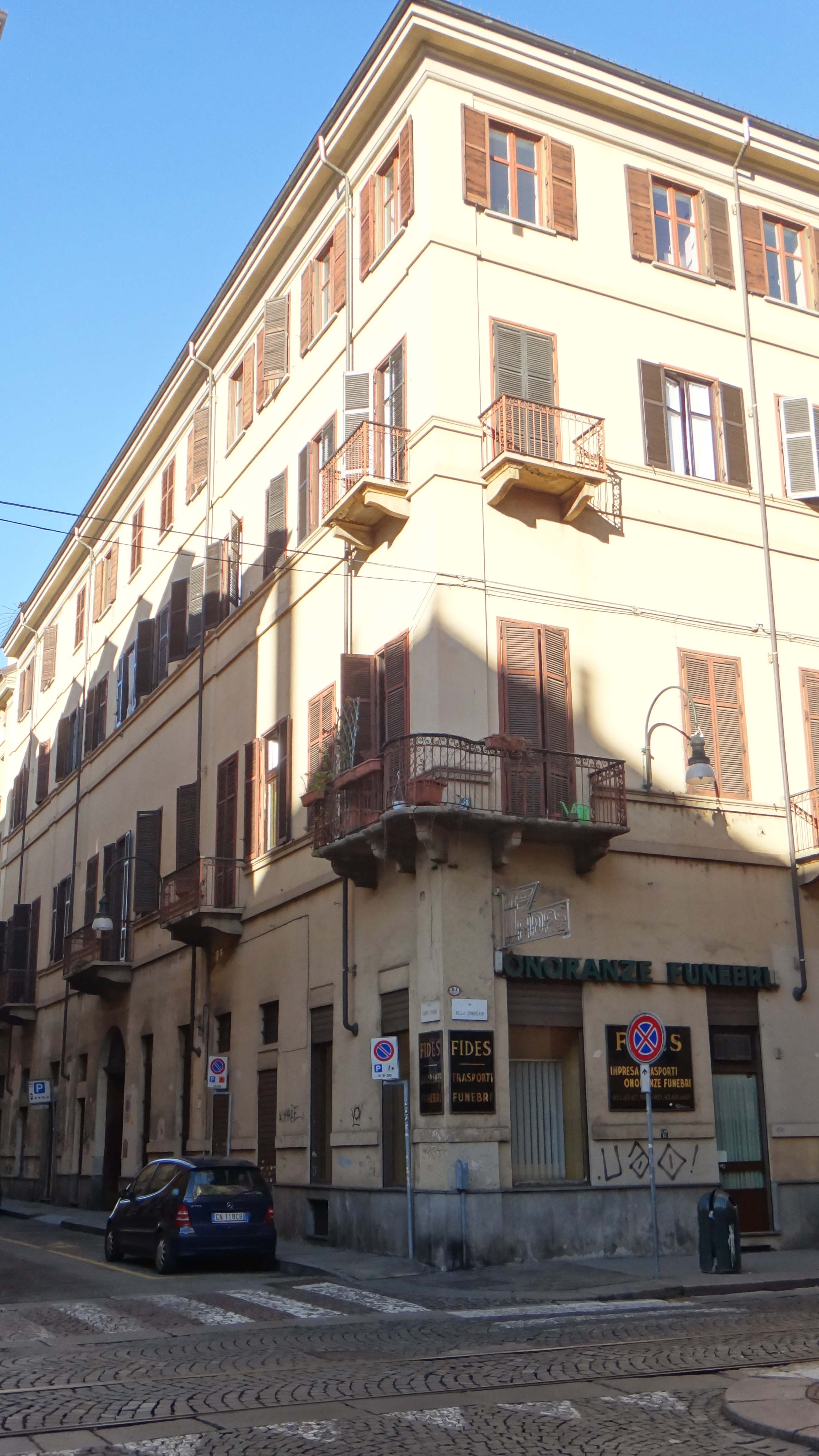 17 Torino - Via Santa Chiara 32 - ITALIA - Ristrutturazione e Frazionamento